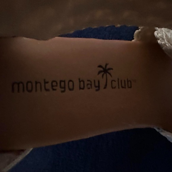 white wedge heels with a cork style bottom and zip up
size 5 by Montego Bay Club - Picture 4 of 4